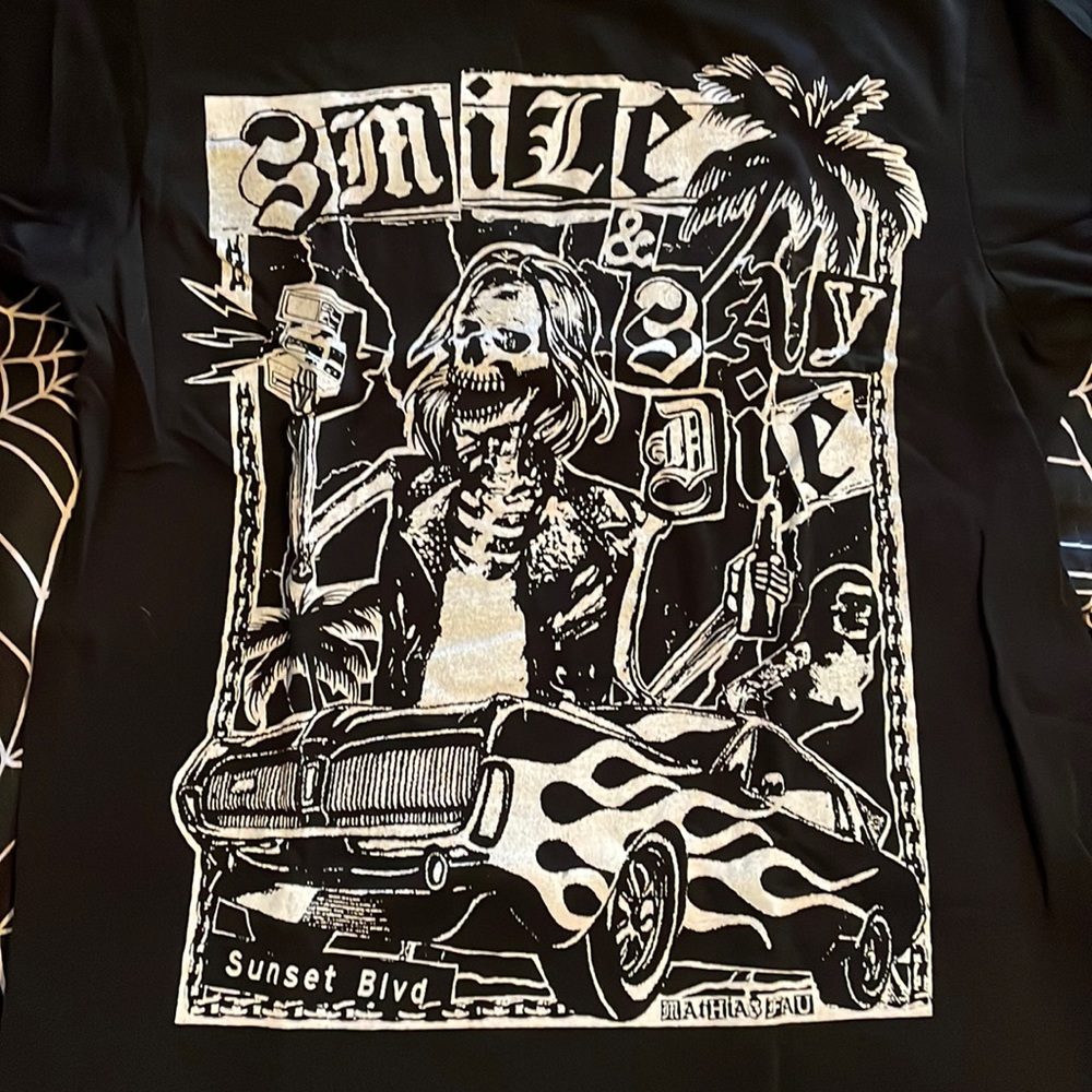Smile and say die black tee